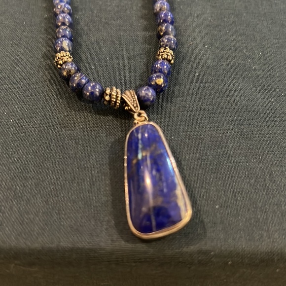 Beautiful necklace - Picture 3 of 8